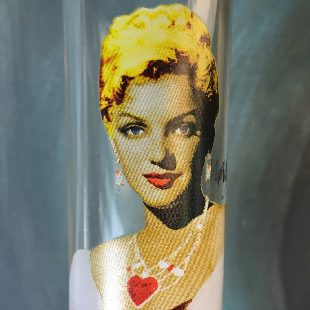 Marilyn Monroe Shot Glasses Set of 2 - Picture 8 of 8